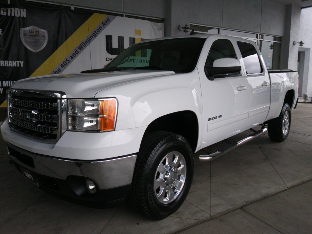 Pre-Owned 2014 GMC Sierra 2500HD SLT RWD 4D Crew Cab